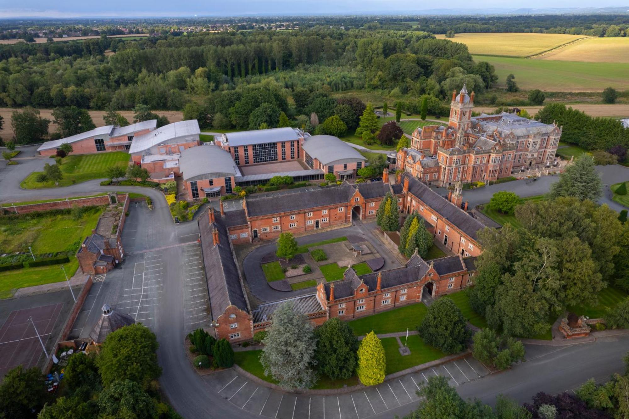 Crewe Hall Hotel & Spa - Cheshire Extérieur photo